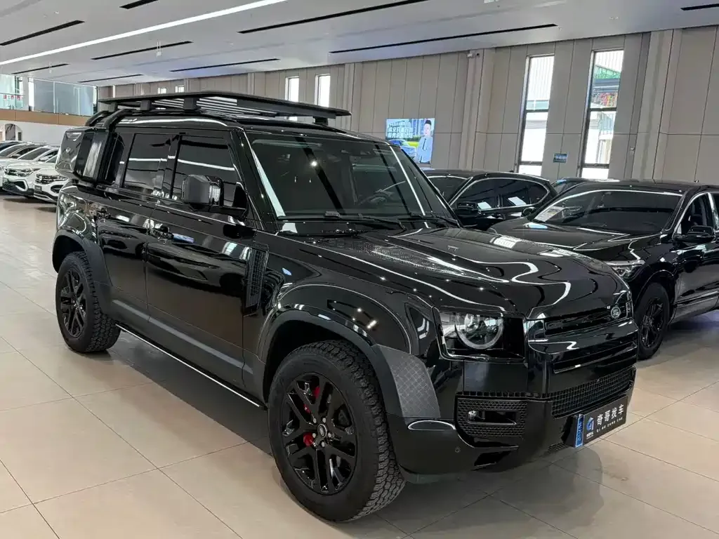 Land Rover Defender — фото 1