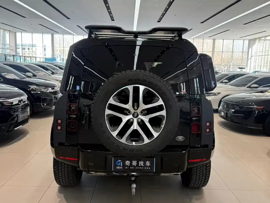 Land Rover Defender — фото 4