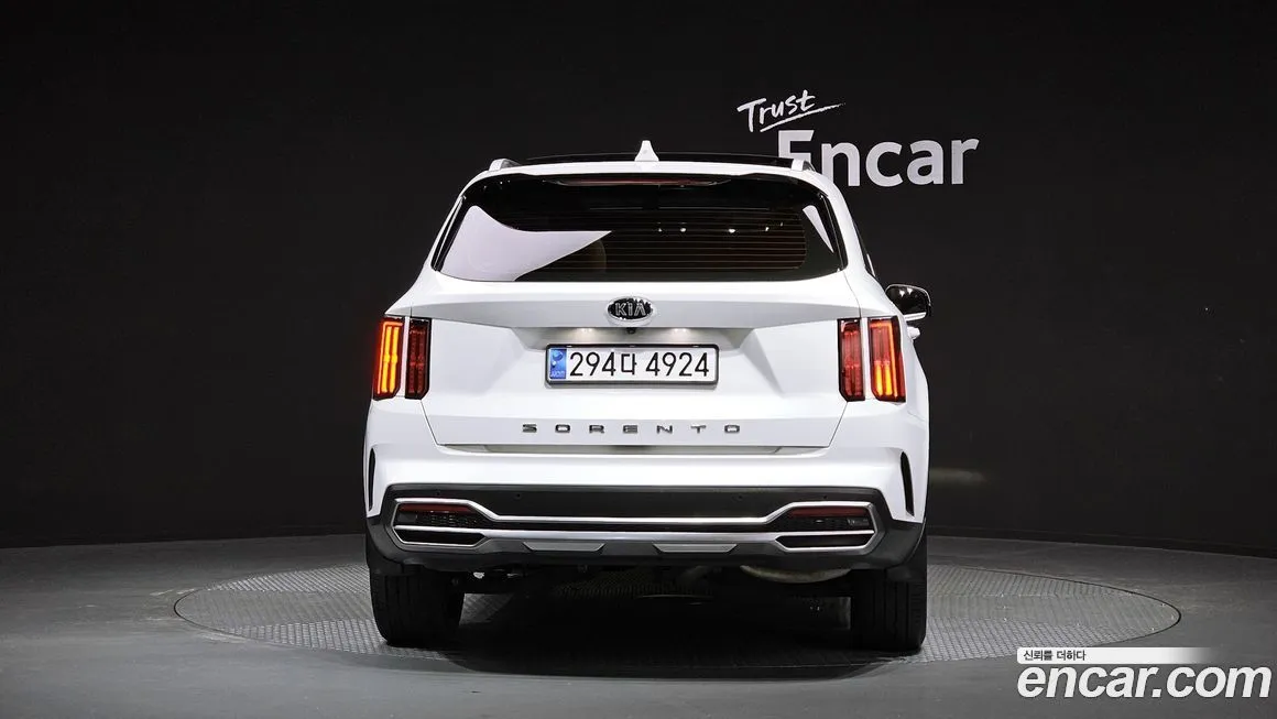 Kia Sorento — фото 9