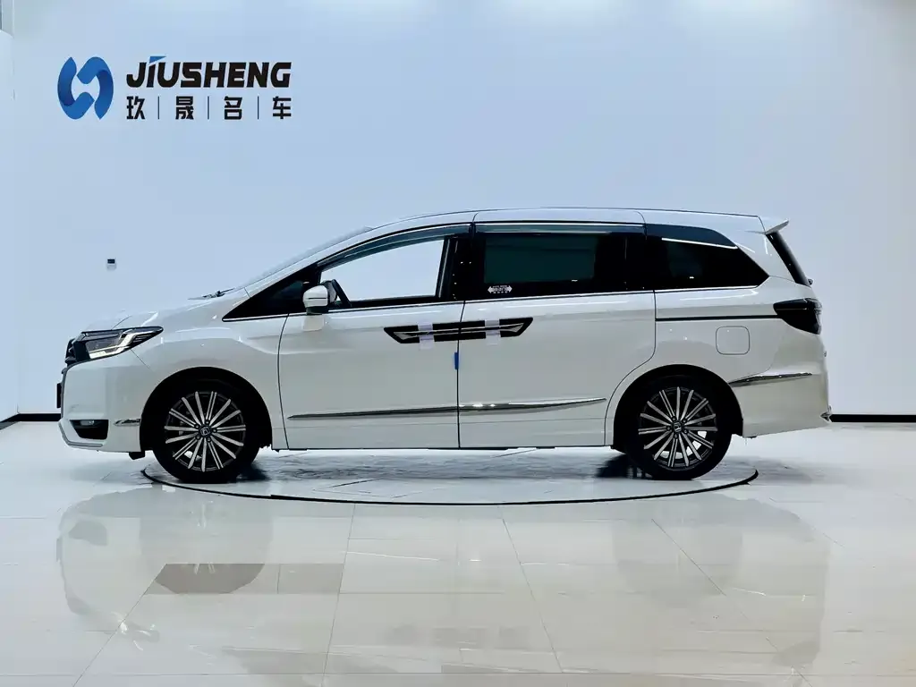 Honda Elysion 2023 из CN, фото 3