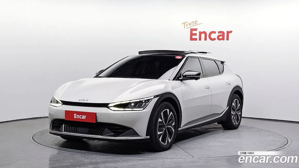 Kia EV6 — фото 1