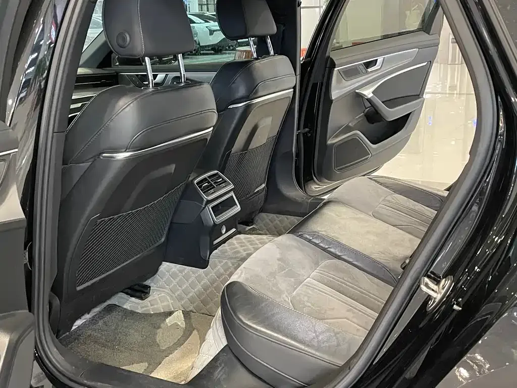 Audi A6L 2021 из CN, фото 7