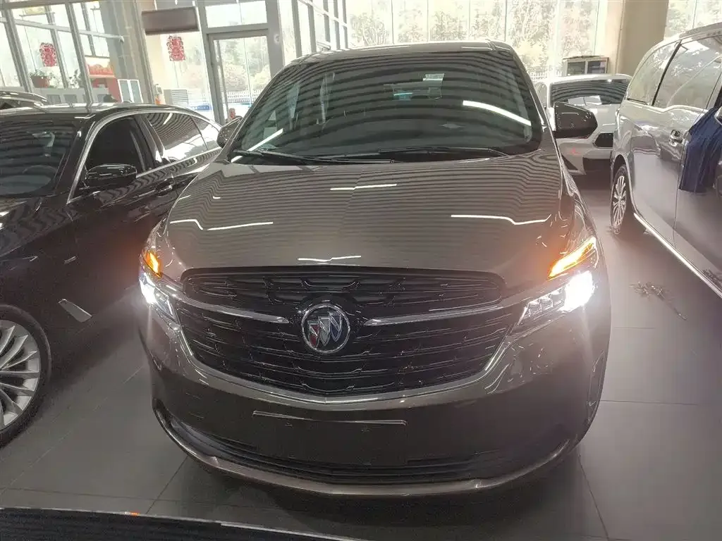 Buick GL8 2021 из CN, фото 2