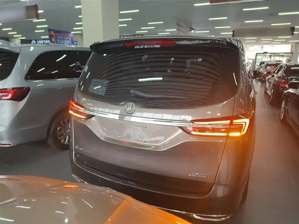 Buick GL8 2021 из CN, фото 9