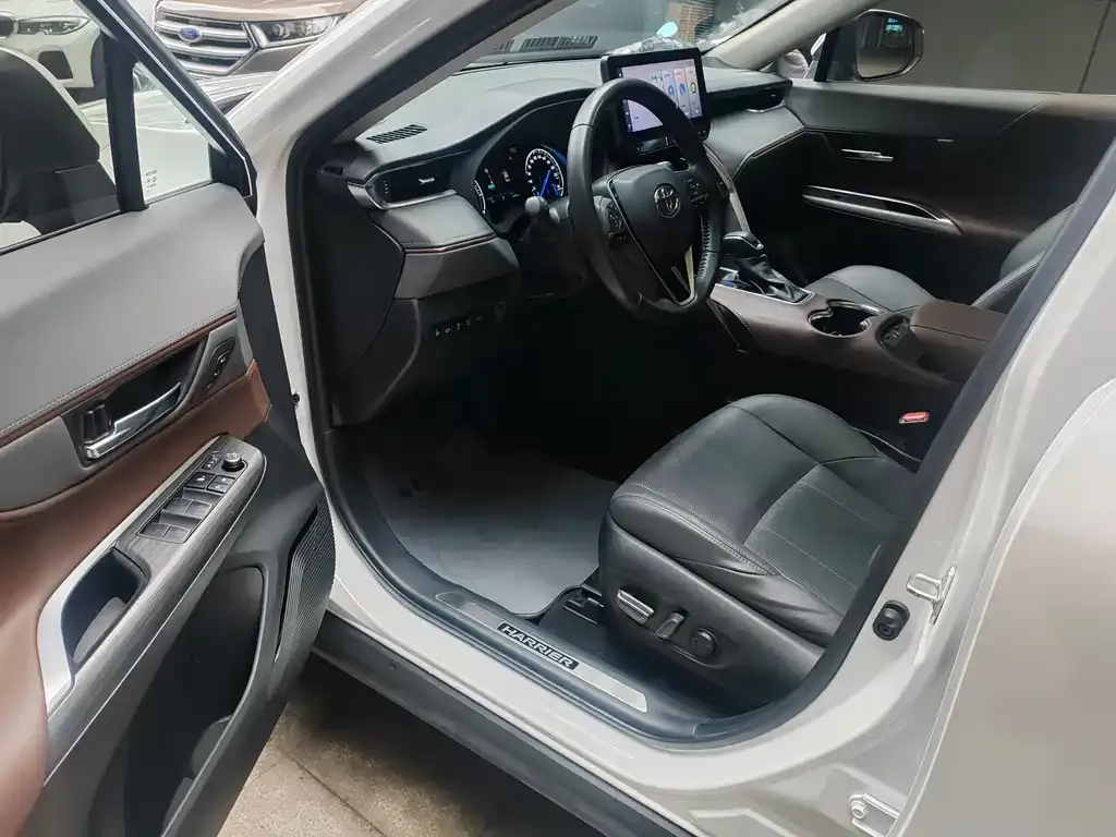 Toyota Harrier — фото 10