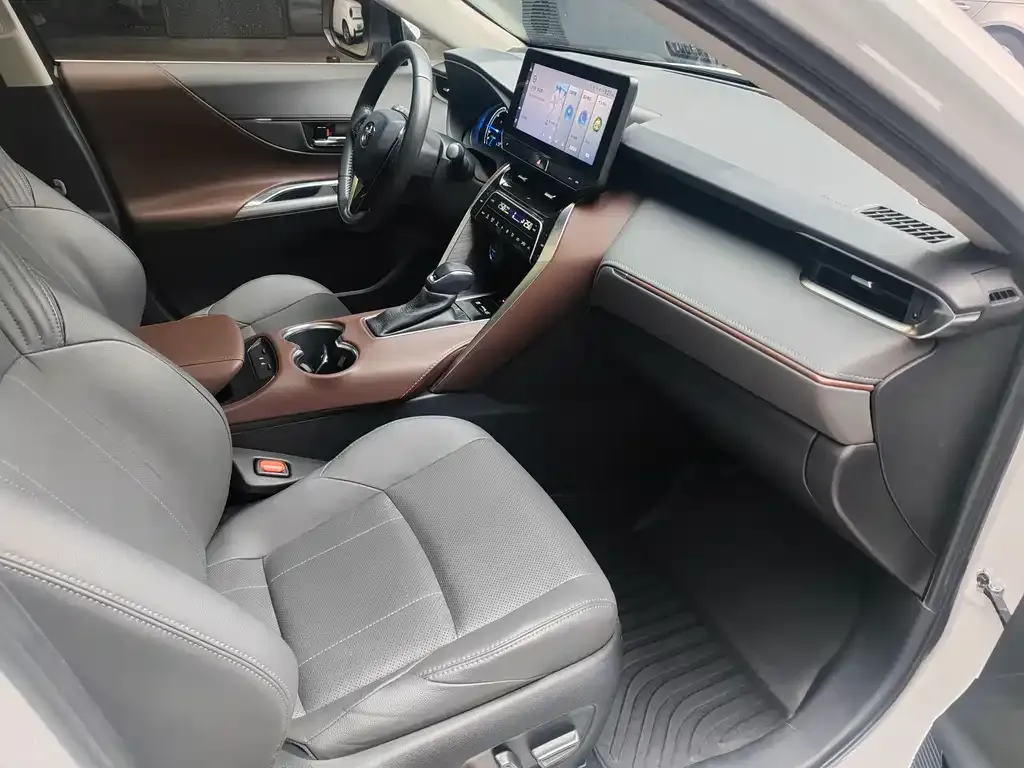 Toyota Harrier — фото 7