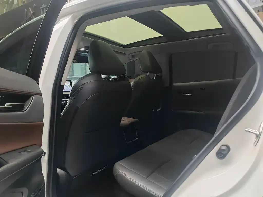 Toyota Harrier — фото 2