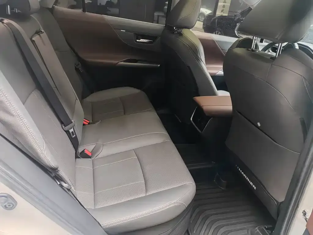 Toyota Harrier — фото 3