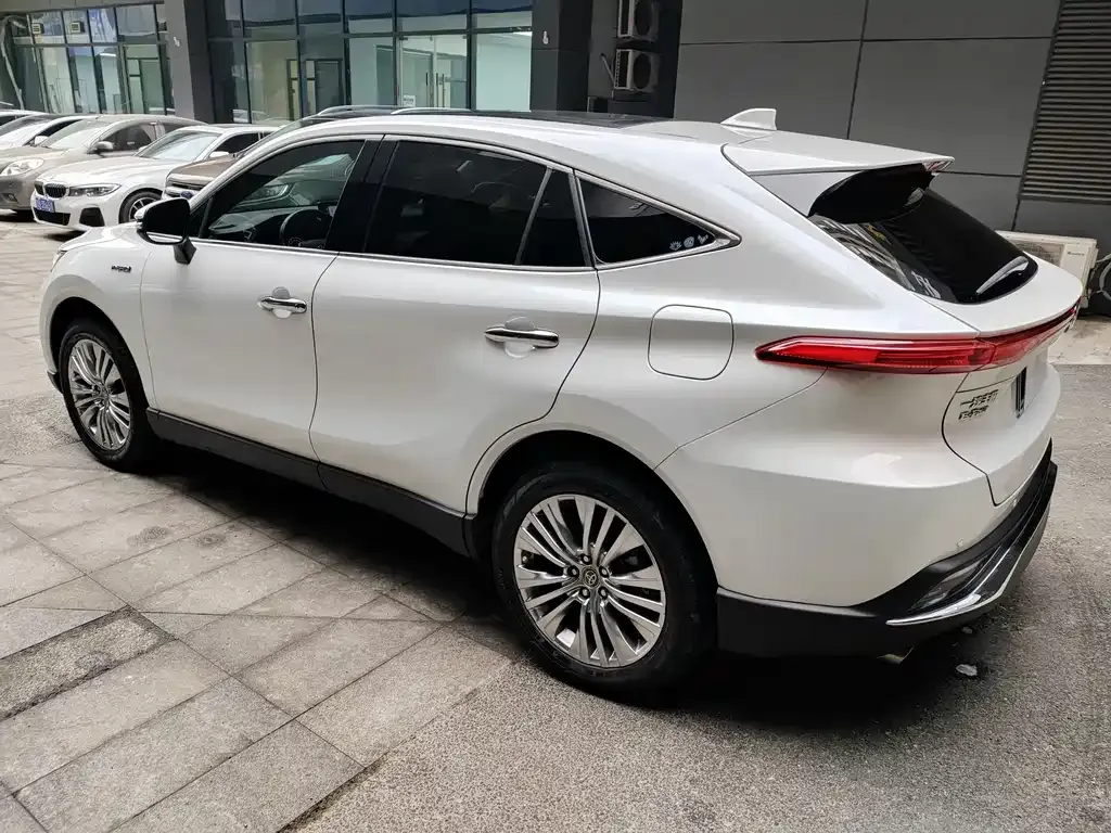 Toyota Harrier — фото 5