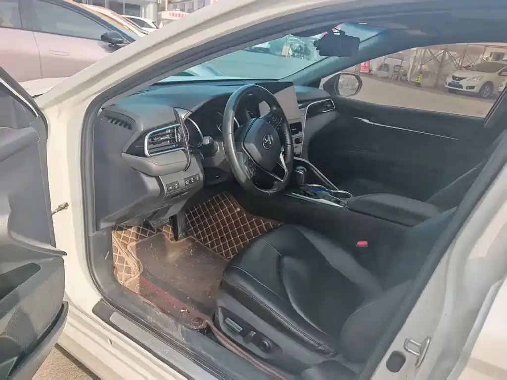 Toyota Camry 2022 из CN, фото 2