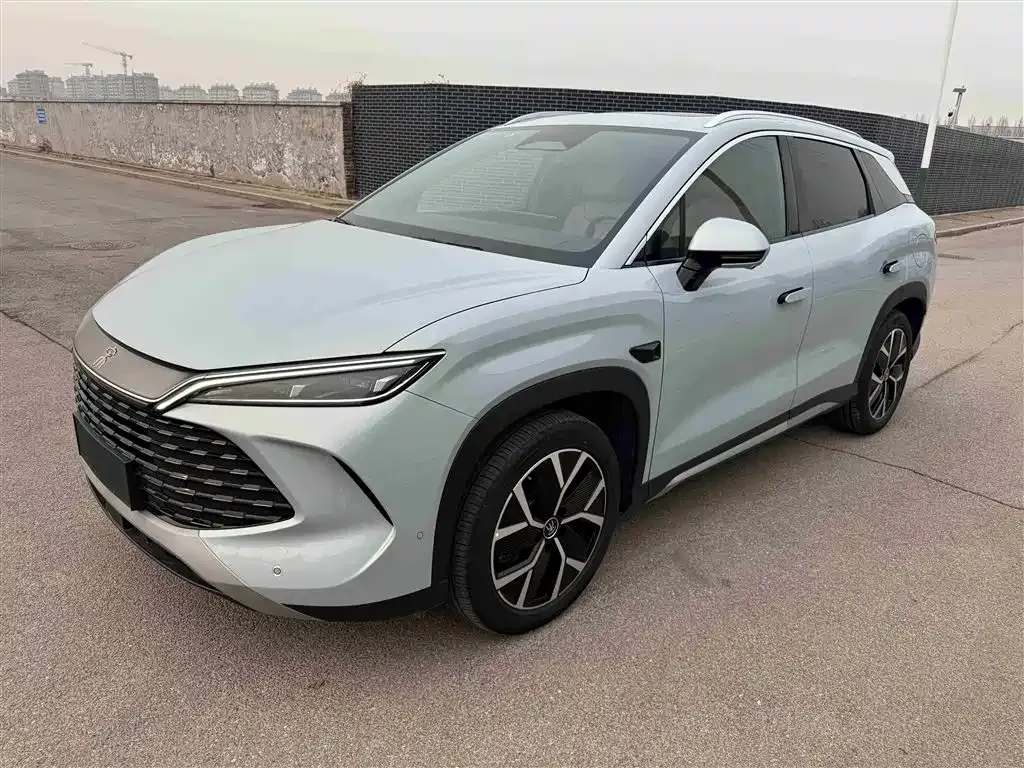 BYD L DM-i — фото 1
