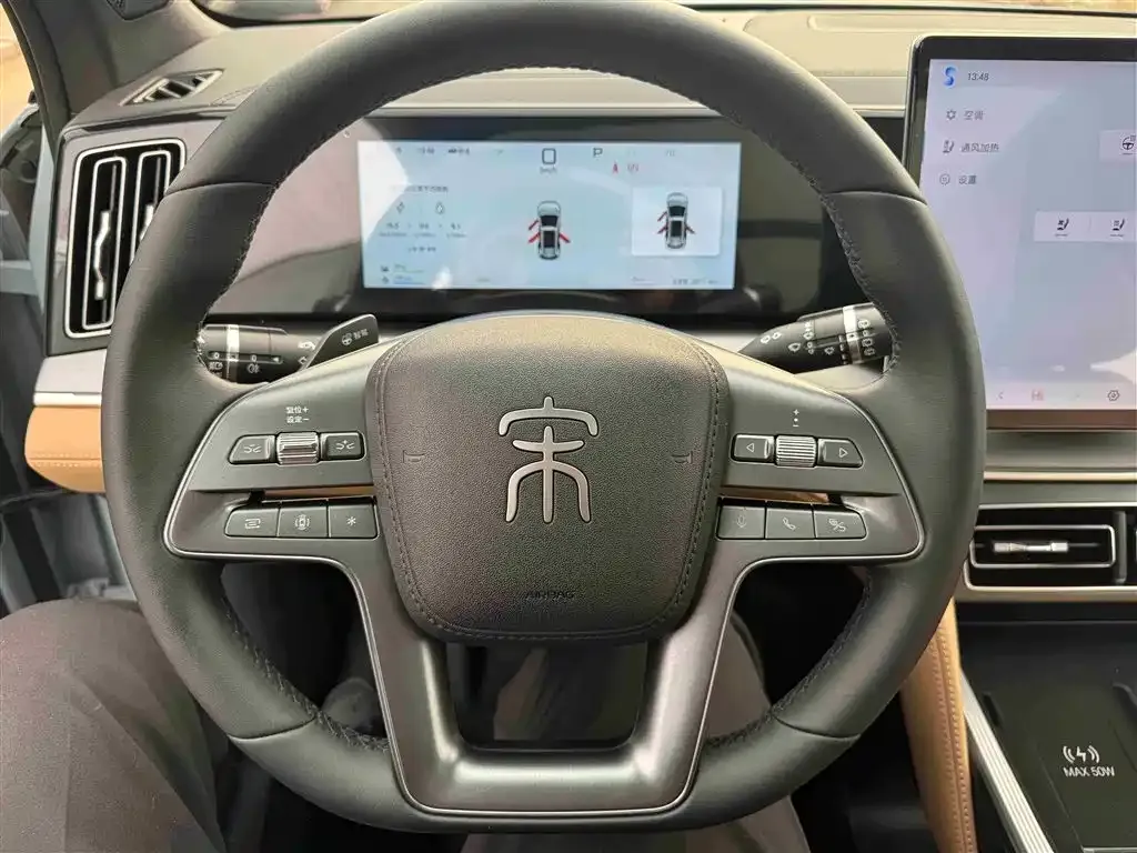 BYD L DM-i — фото 3