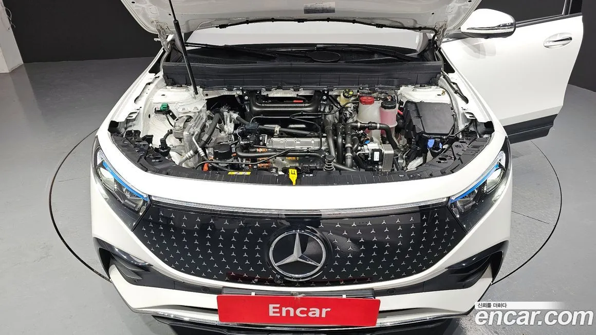 Mercedes-Benz EQB — фото 3