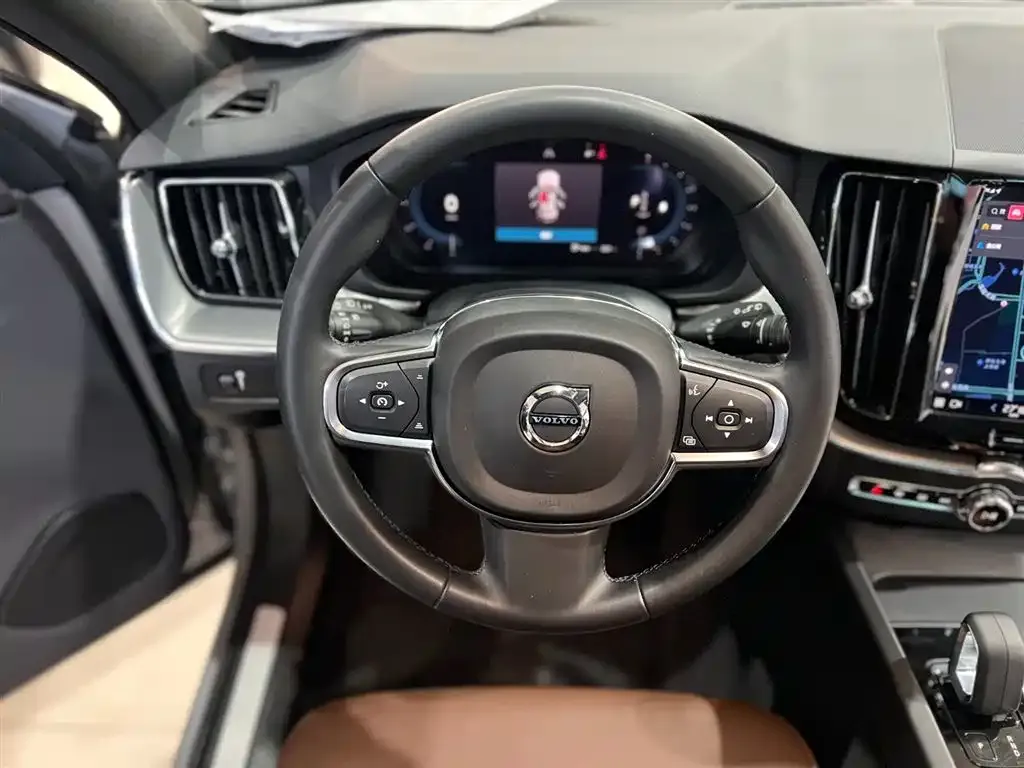 Volvo XC60 2022 из CN, фото 4