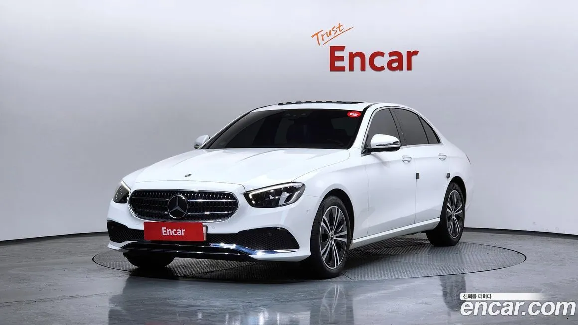 Mercedes-Benz E-Class — фото 1
