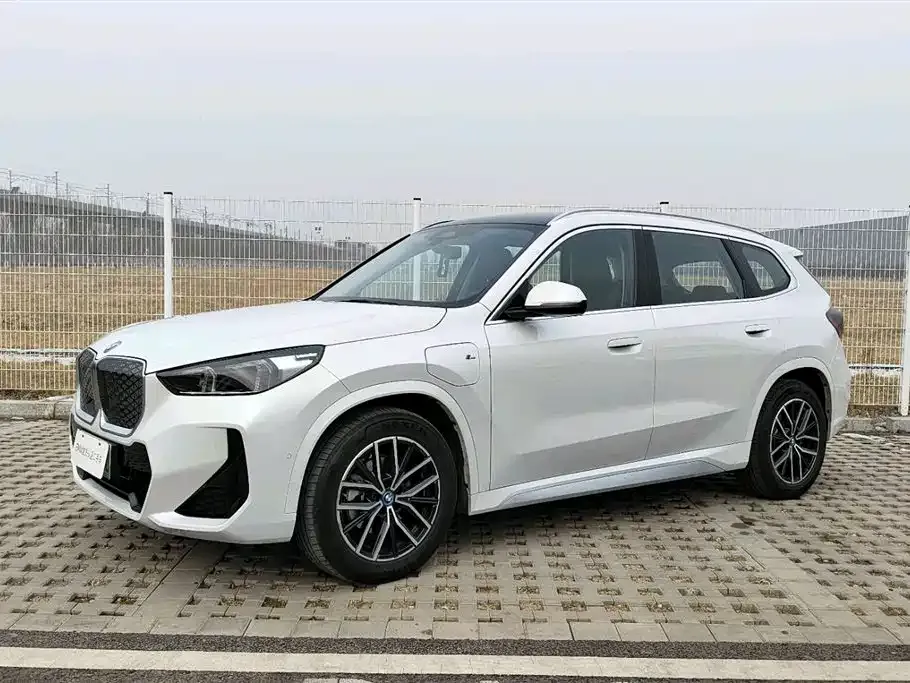BMW iX1 2025 из CN, фото 1