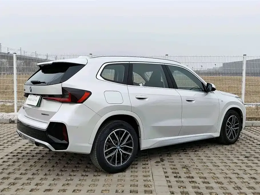 BMW iX1 2025 из CN, фото 6