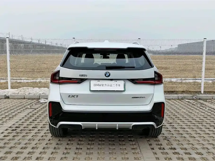 BMW iX1 2025 из CN, фото 9