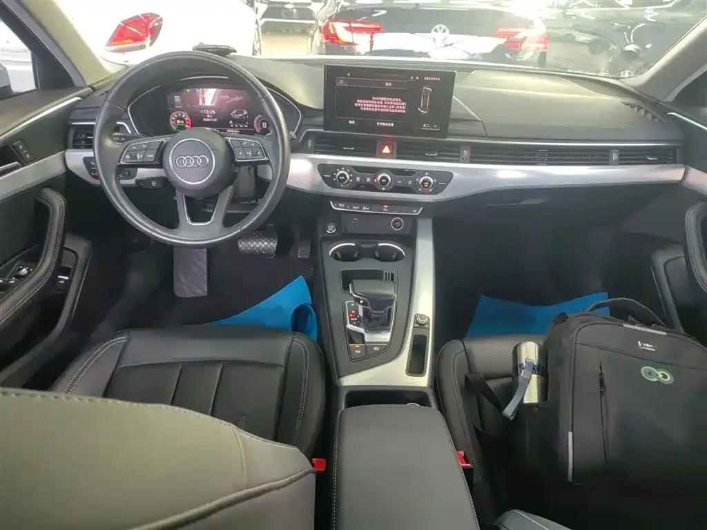 Audi A4L 2021 из CN, фото 10