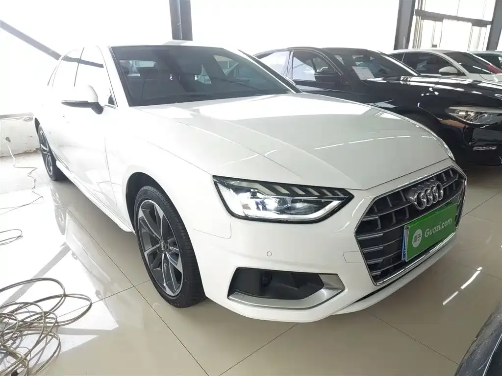 Audi A4L 2021 из CN, фото 9
