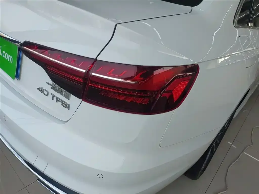 Audi A4L 2021 из CN, фото 5
