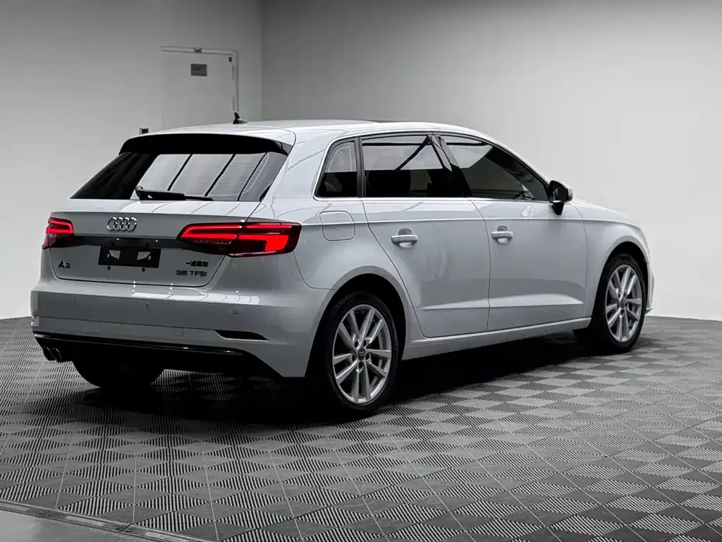 Audi A3 2021 из CN, фото 8