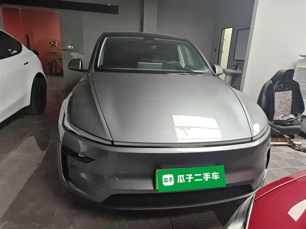 Tesla Model Y 2025 из CN, фото 2