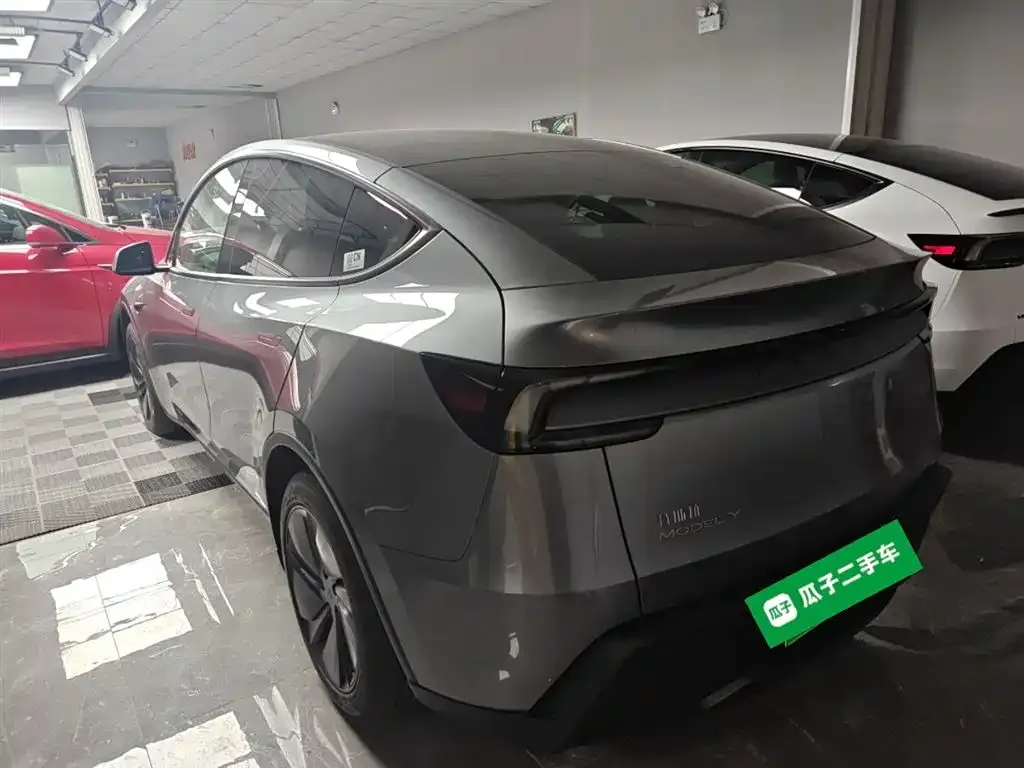 Tesla Model Y 2025 из CN, фото 4