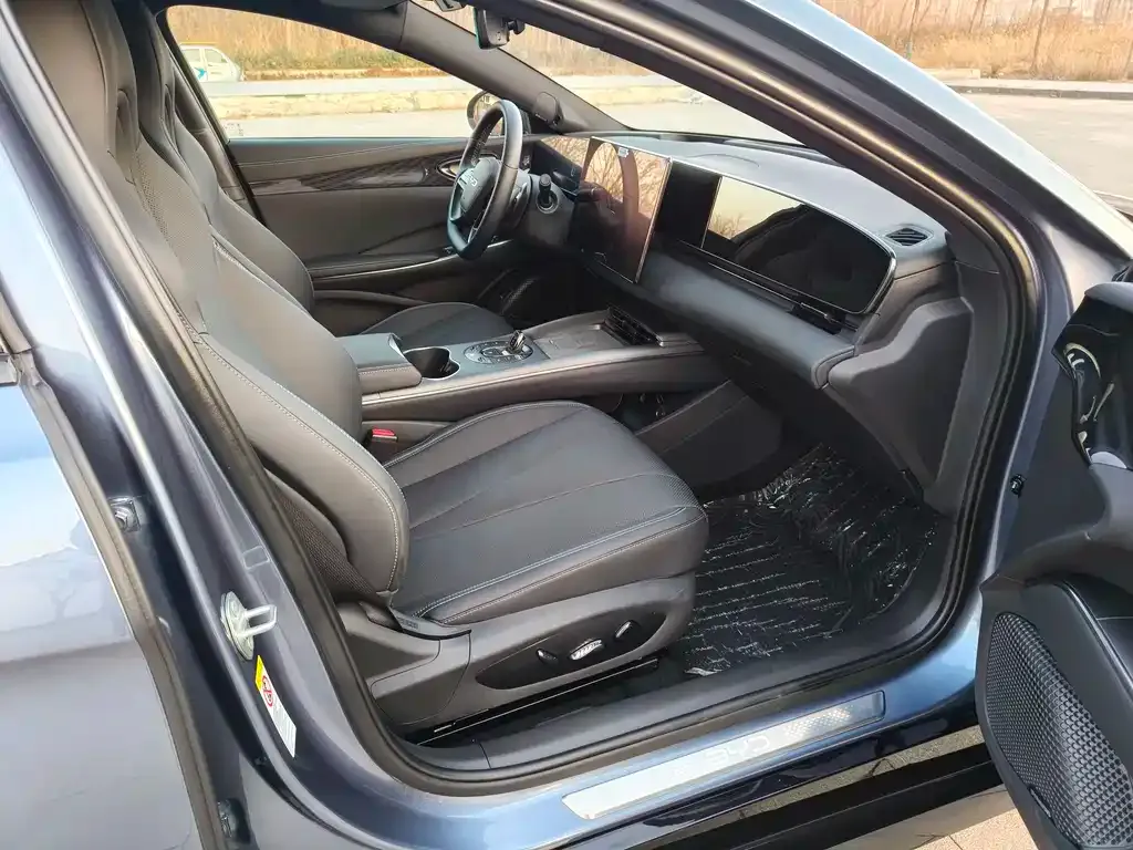 BYD Seal — фото 2