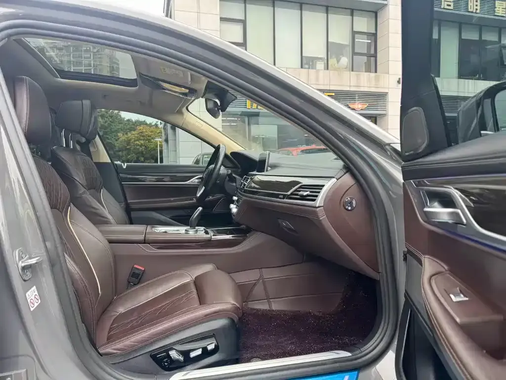 BMW 7 Series 2022 из CN, фото 5