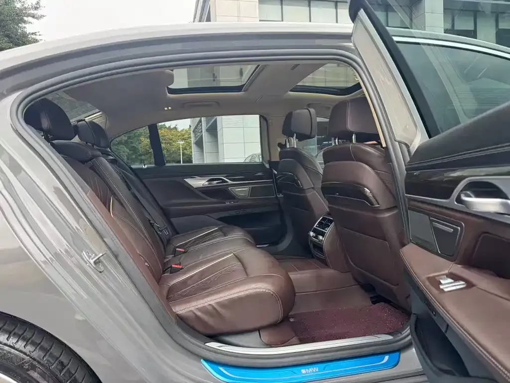 BMW 7 Series 2022 из CN, фото 3