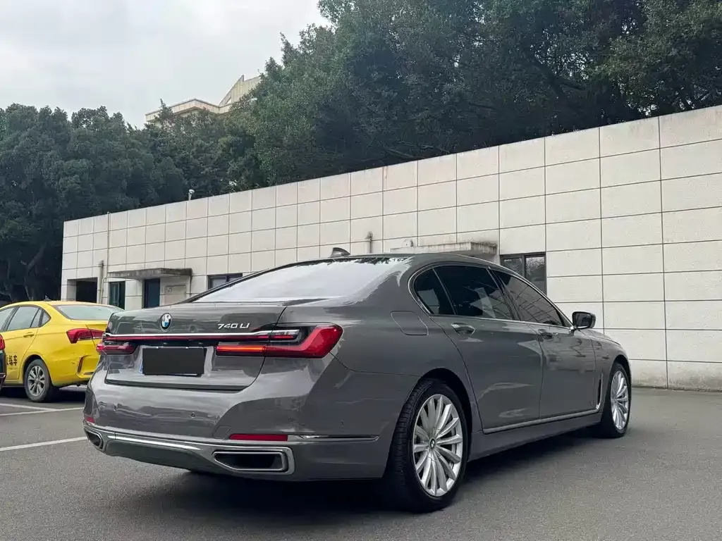 BMW 7 Series 2022 из CN, фото 4