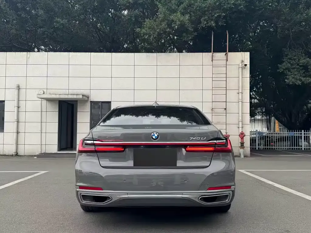 BMW 7 Series 2022 из CN, фото 9