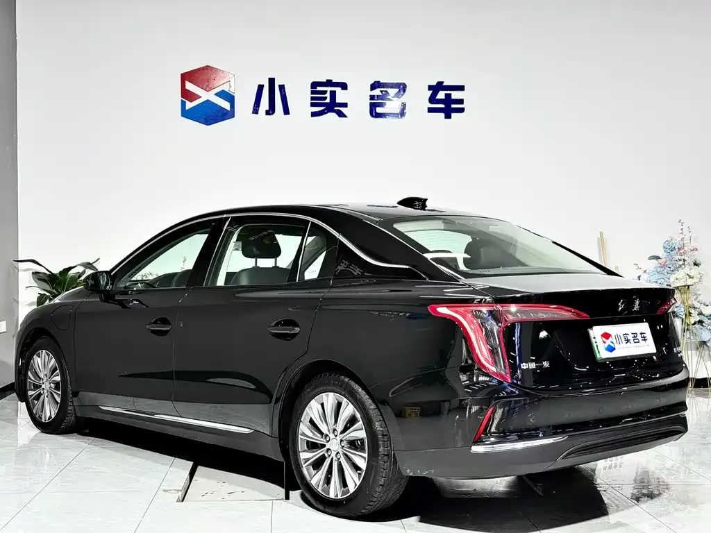 Hongqi E-QM5 2025 из CN, фото 8