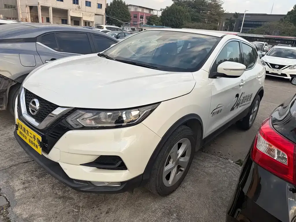 Nissan Qashqai — фото 1