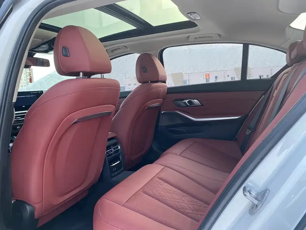BMW 3 Series 2023 из CN, фото 9