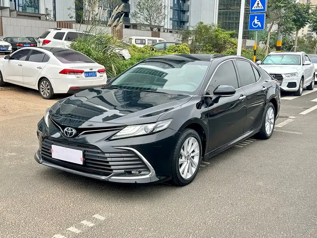 Toyota Camry 2023 из CN, фото 1