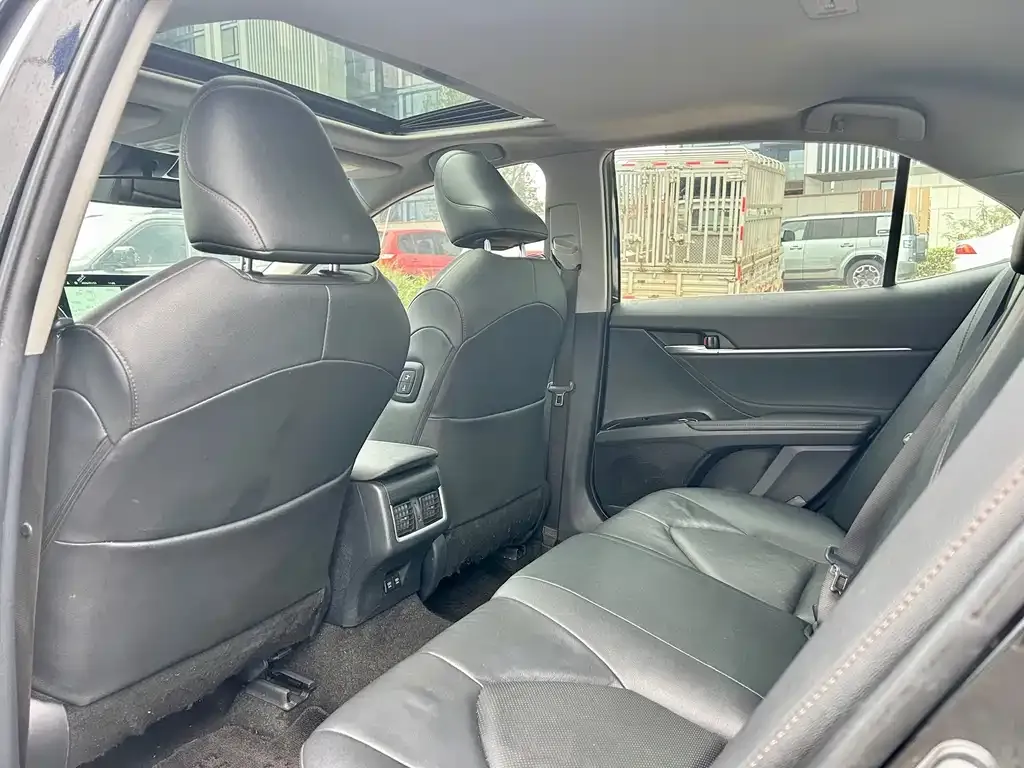 Toyota Camry 2023 из CN, фото 3