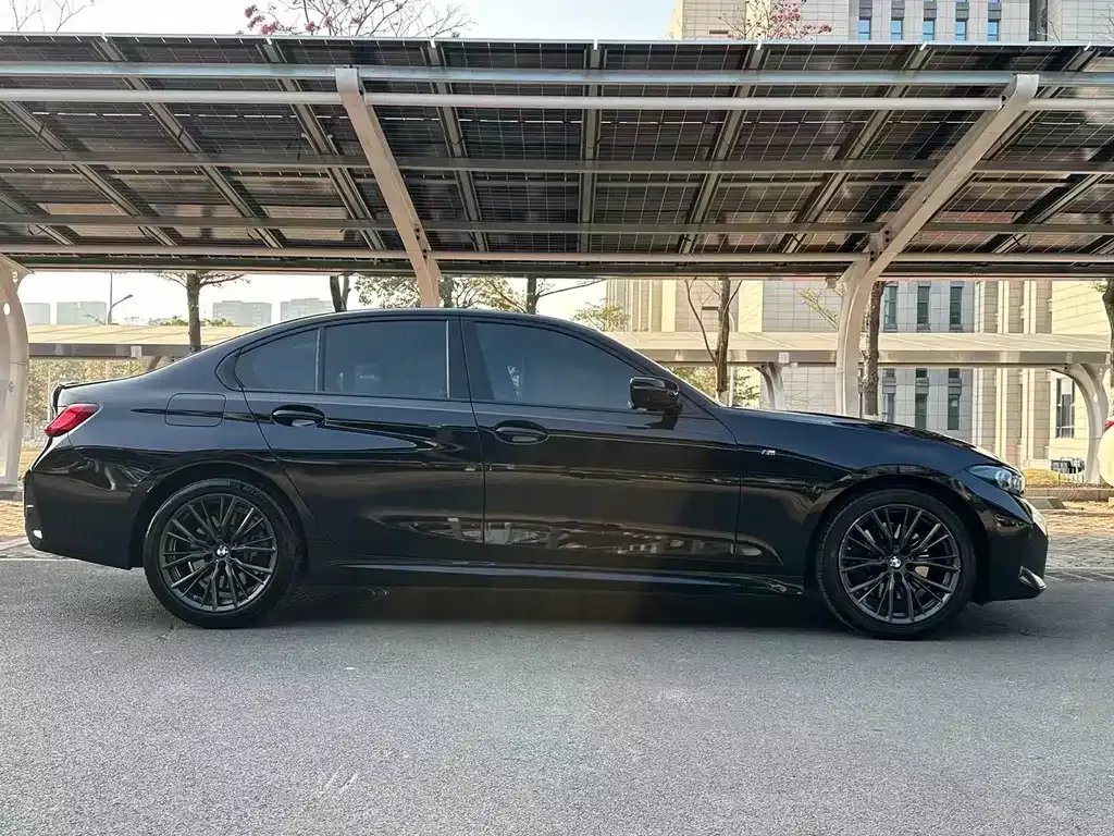 BMW 3 Series 2023 из CN, фото 8