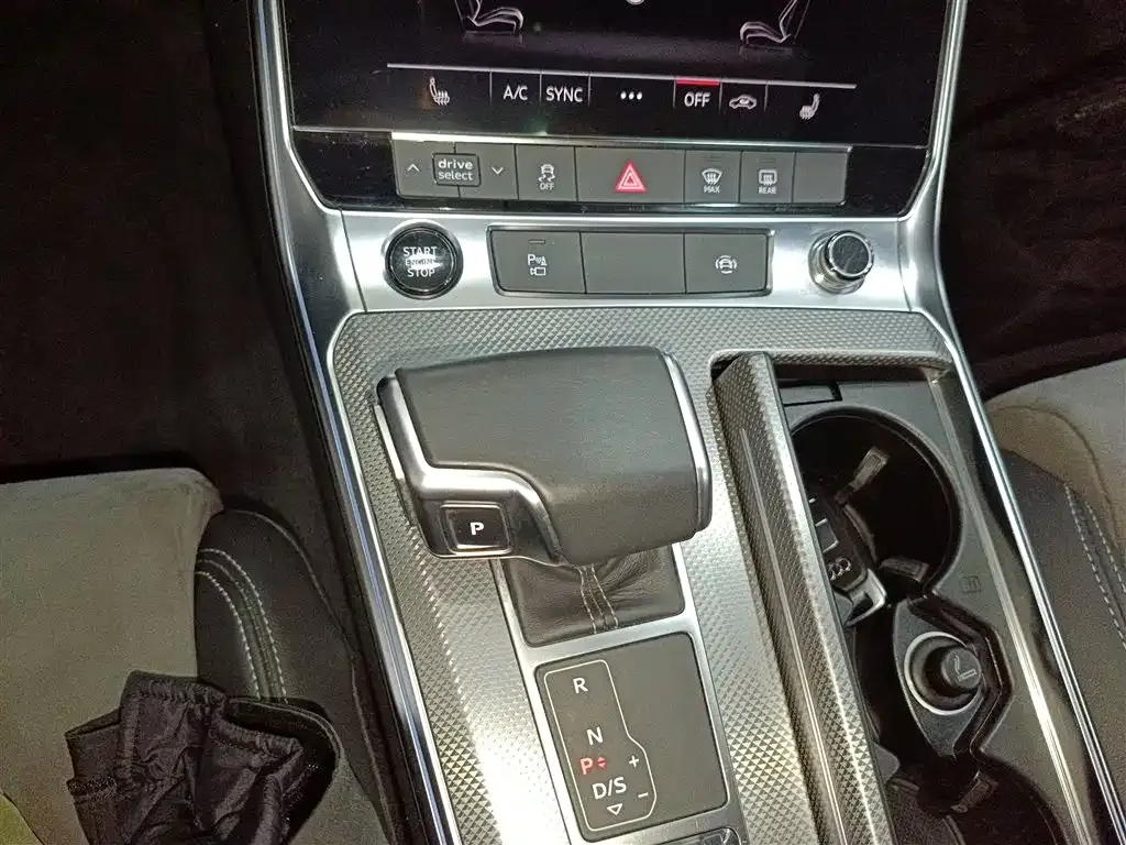 Audi A6L 2022 из CN, фото 10