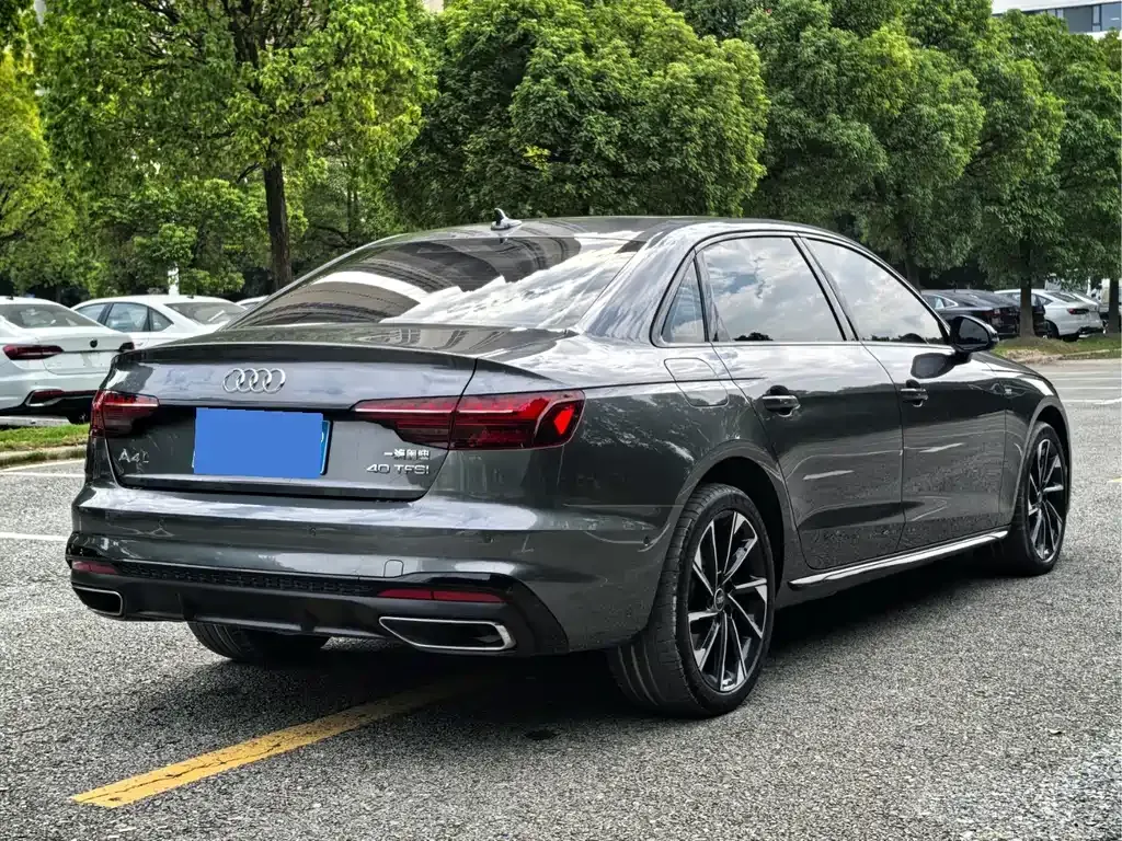 Audi A4L 2021 из CN, фото 8