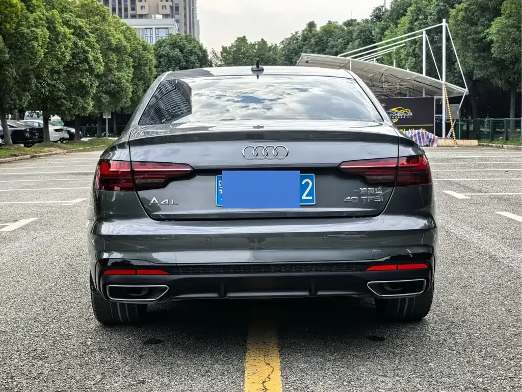 Audi A4L 2021 из CN, фото 10