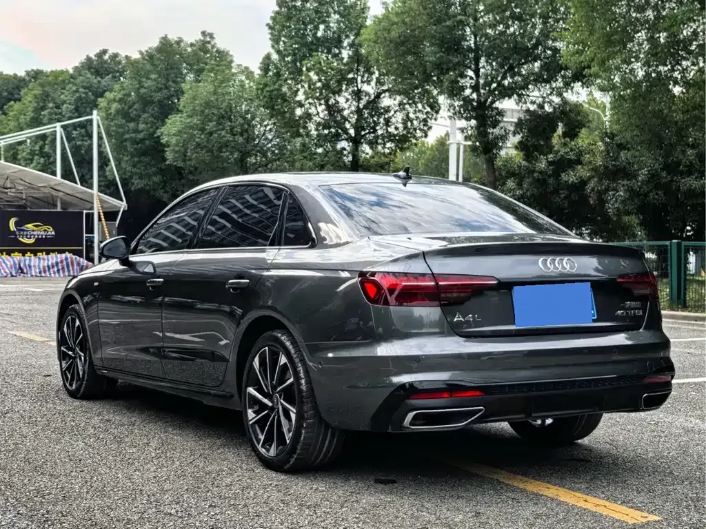 Audi A4L 2021 из CN, фото 9