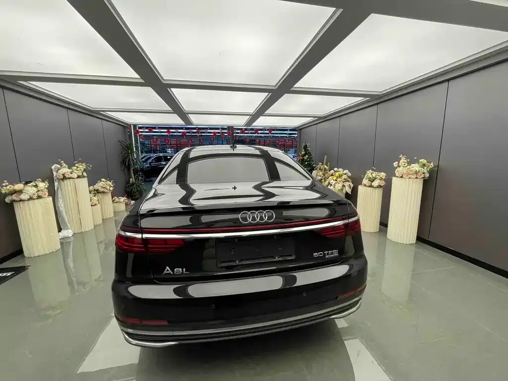 Audi A8 2024 из CN, фото 2