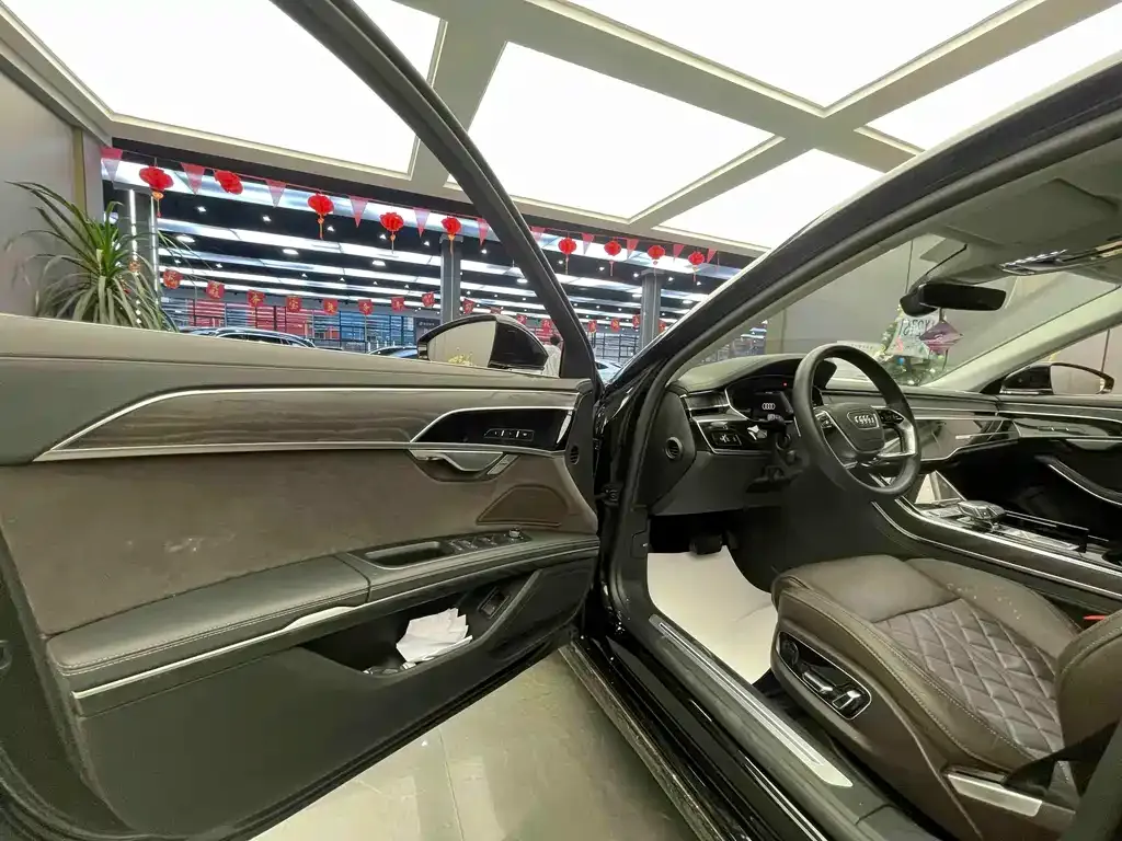 Audi A8 2024 из CN, фото 8