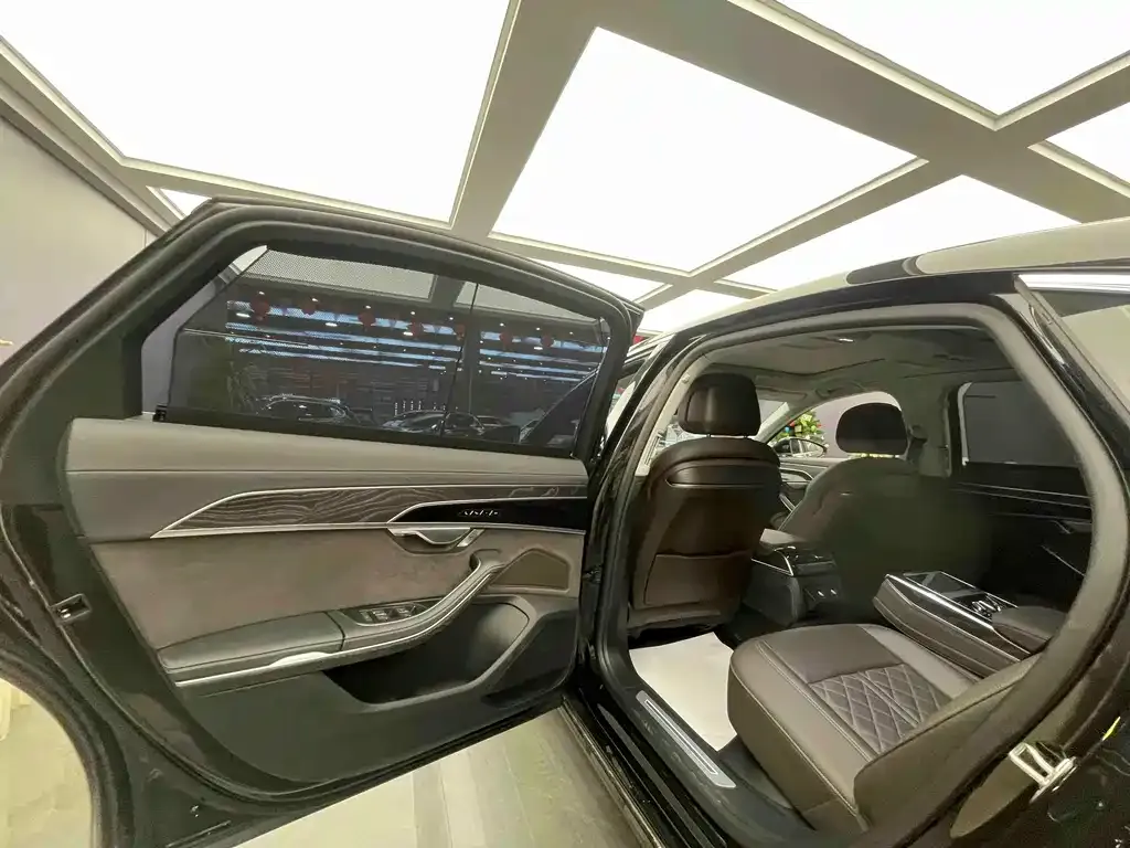 Audi A8 2024 из CN, фото 10