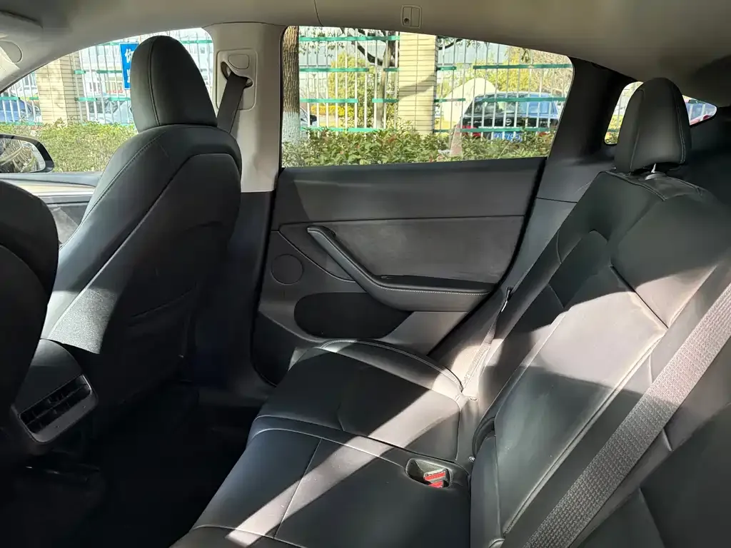 Tesla Model Y 2023 из CN, фото 2