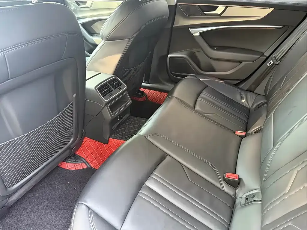 Audi A7 2021 из CN, фото 3