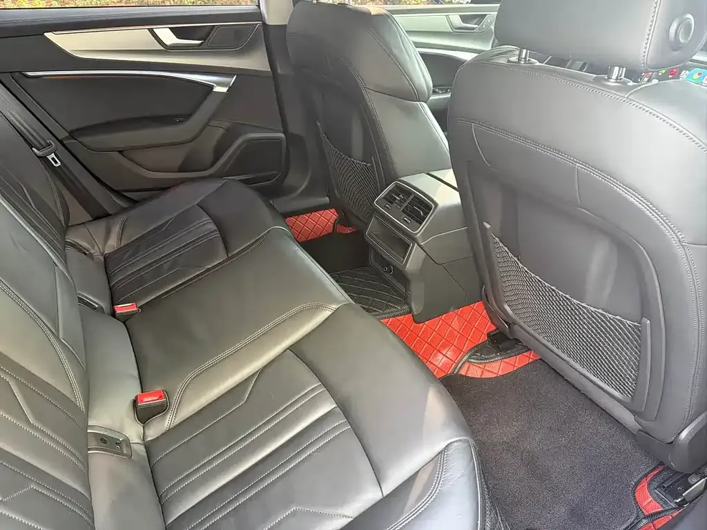 Audi A7 2021 из CN, фото 2