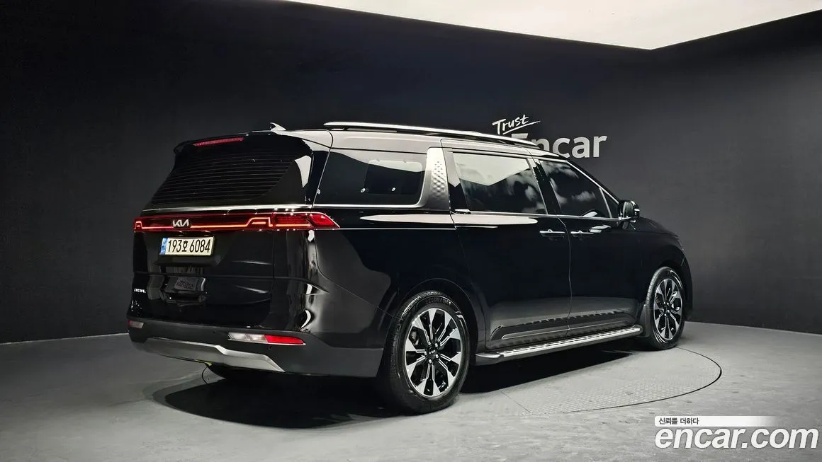 Kia Carnival — фото 10